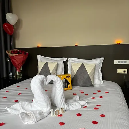 Hotel La Merveilleuse By Infiniti Hotel